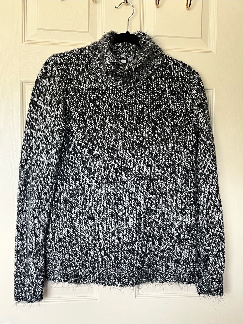 Y2K Relativity L Cozy Black & White Marled Turtleneck Sweater